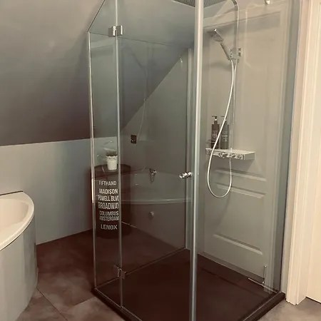 Nido Vela Appartement *